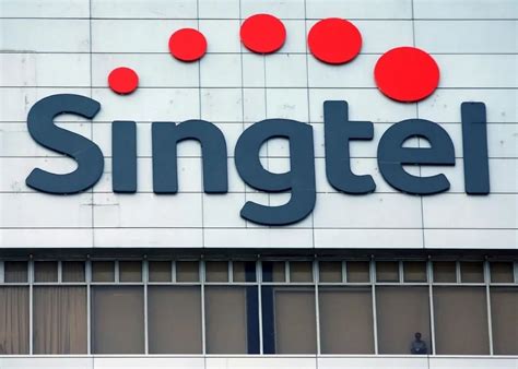 who owns singtel